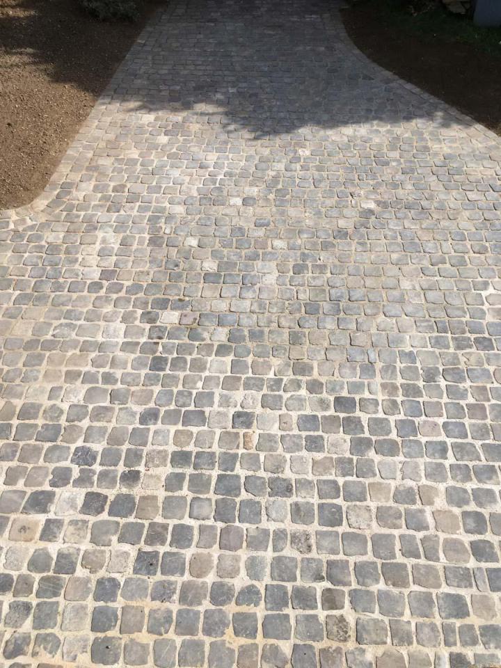 Terrassement, pavage, voies d'accès
