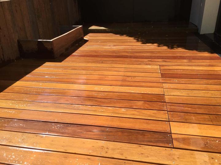 Plantation, Terrasses, abris bois