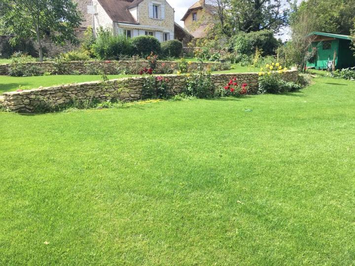 Pour agrémenter votre jardin, nos spécialistes en maçonnerie paysagère